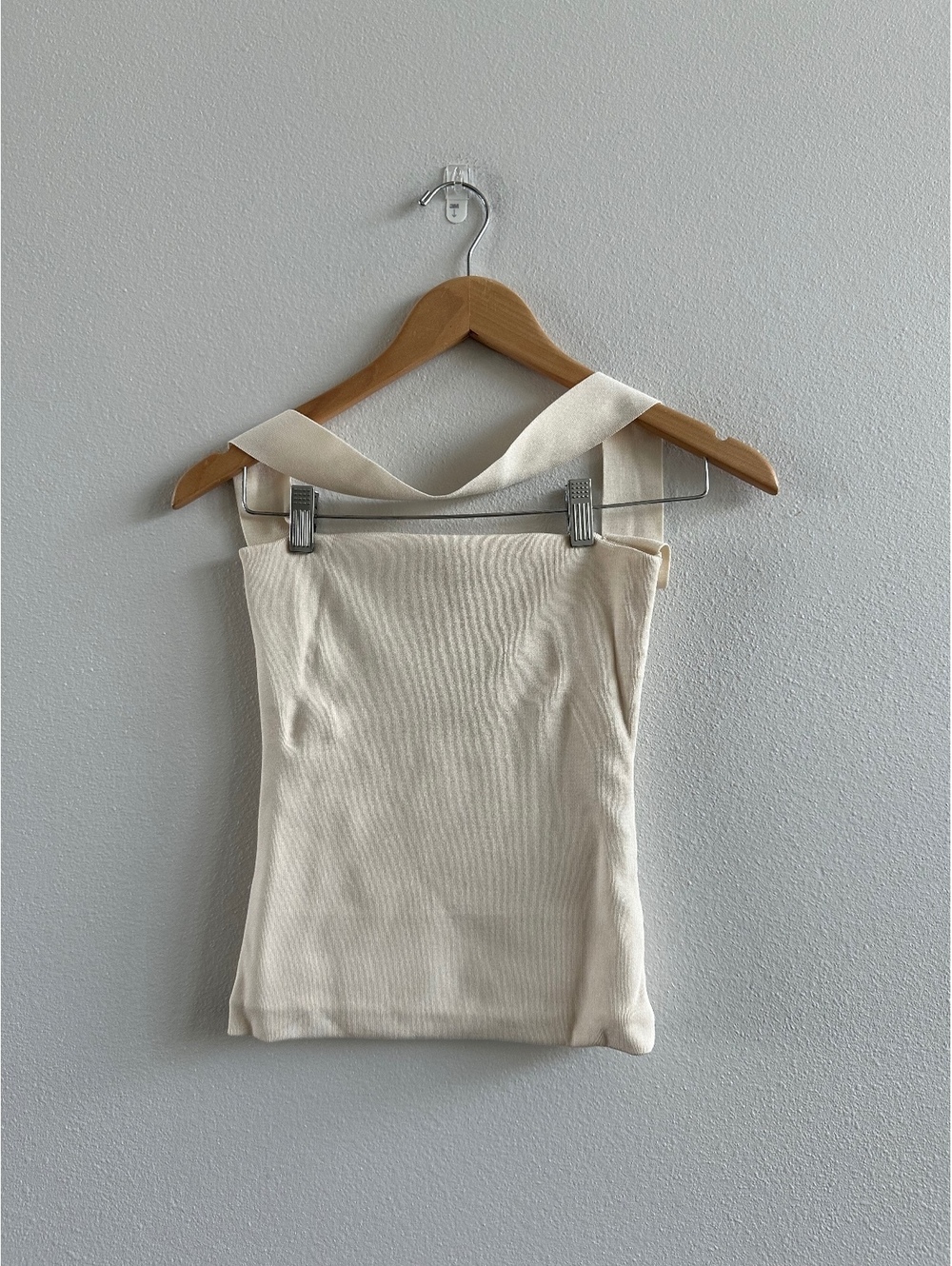 Akarii Knitted Reversed Halter Size Small NWT